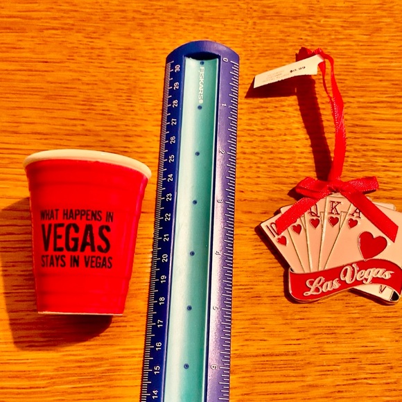 Set of 2 NWT Vegas-Themed Holiday Decorations - Picture 8 of 10